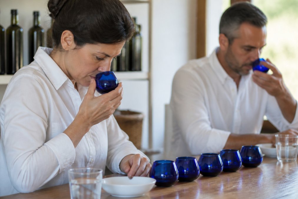 How to Taste Olive Oil Professionally: Step-by-Step